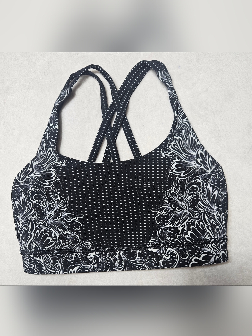 Lululemon Energy Sport  Bra Alpine White Black Floral